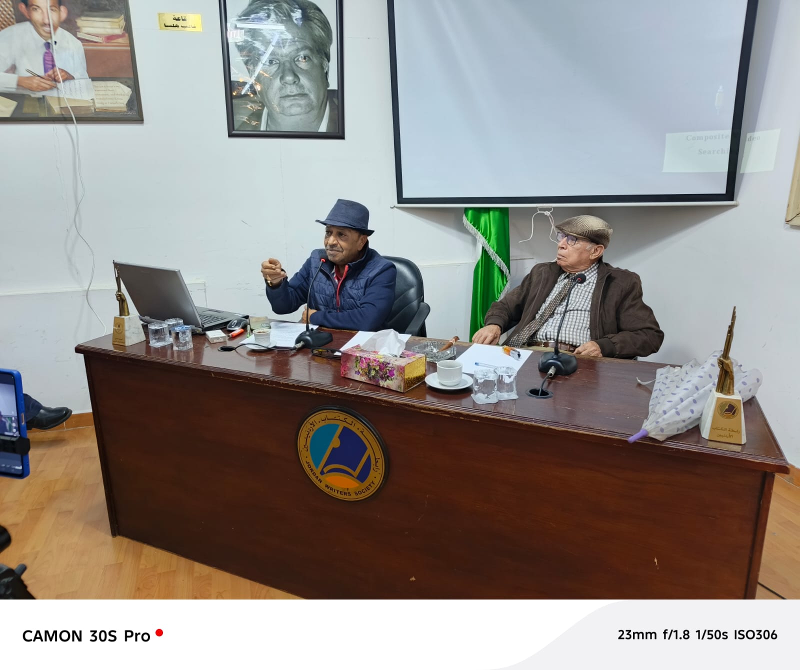 8f6437c3 5c2d 4002 a49a c57204702e77