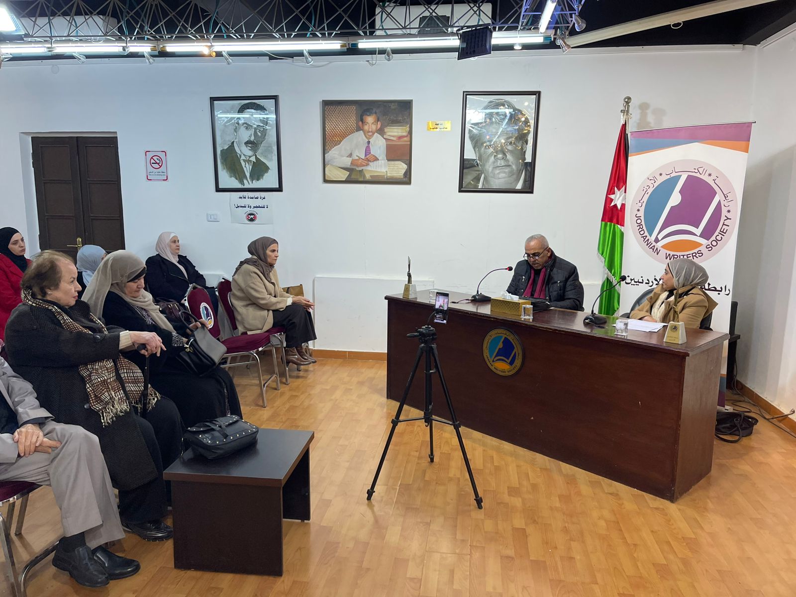 28f613e8 58f9 48db b850 07bf749b4a45