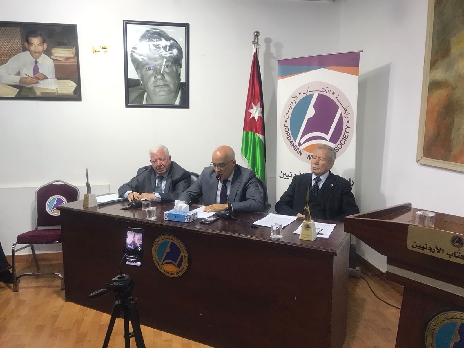 3870f0e9 f7a8 442e b2ee 5b8bb81e93f8